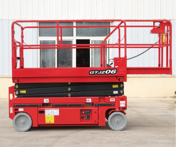 竹山自行走升降机